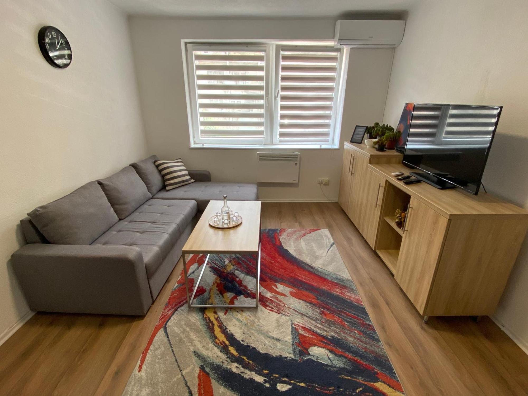 Apartment Like *